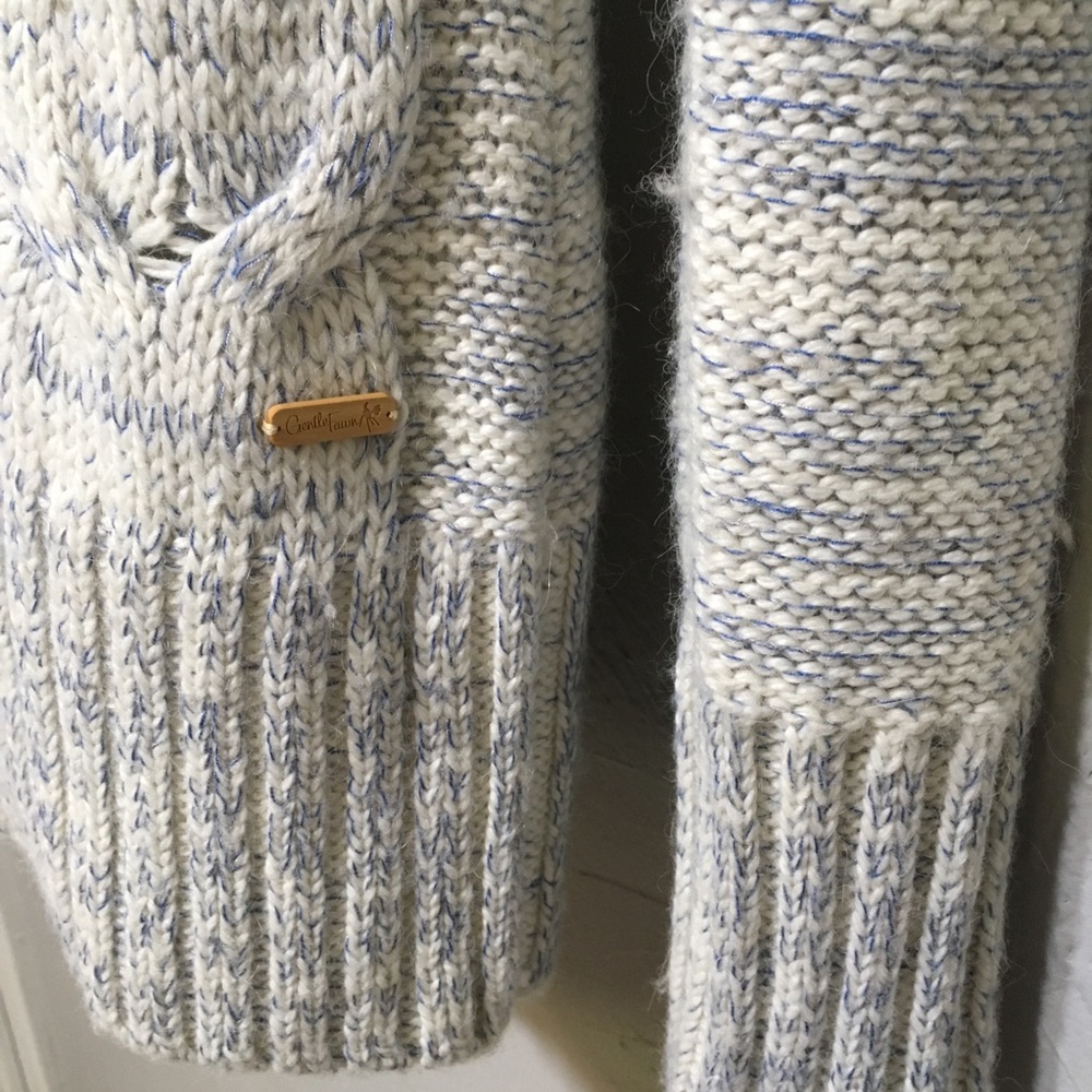 Gentle Fawn Blue White Long V-Neck Soft Sweater - Picture 4 of 8
